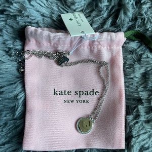 Silver pendant necklace